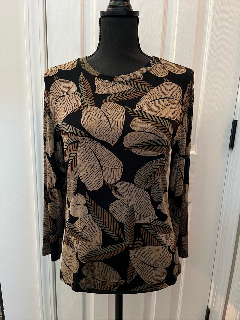 Chico's Black Long Sleeve Top with Tan Leaf Print Size 1